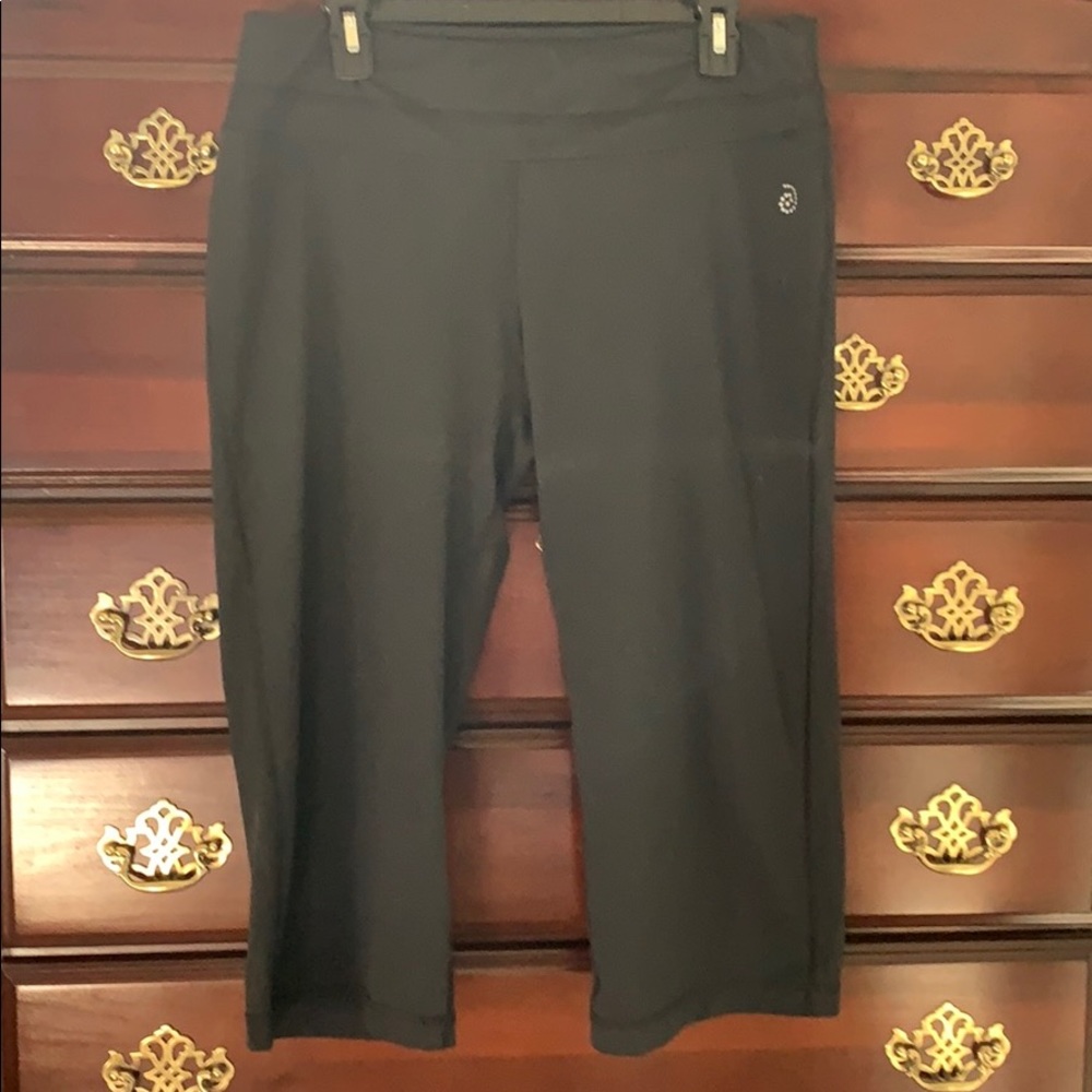 Capri length leggings/yoga pants